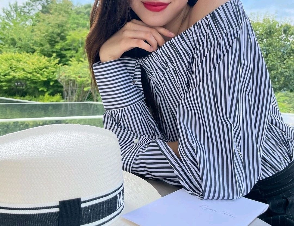 새상품 ㅡ 막스마라 ㅡ코튼 오프숄더형 블라우스 이미지