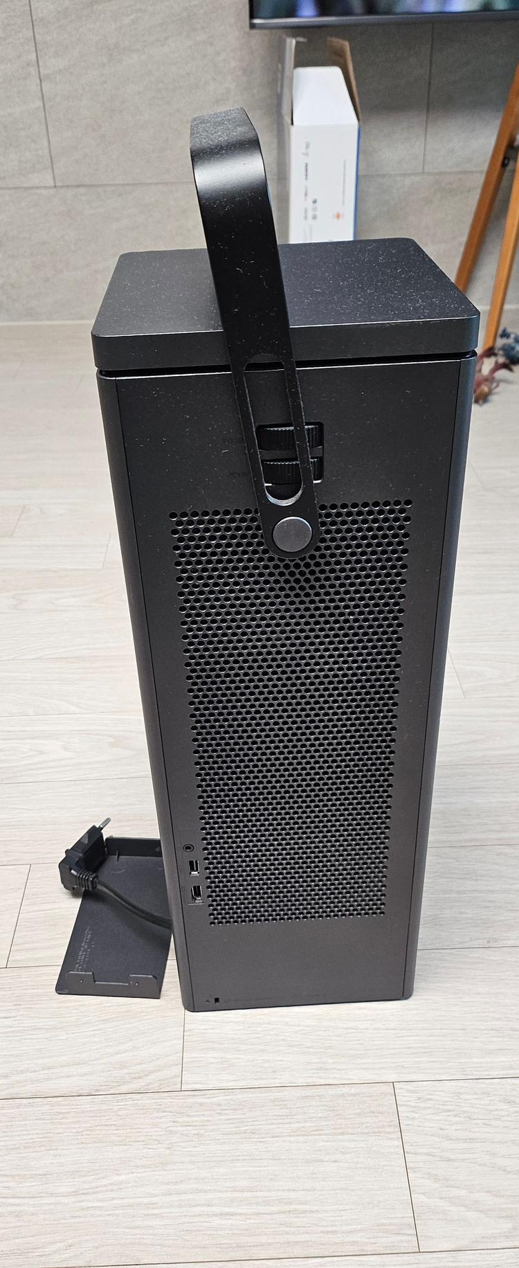 LG 시네빔 큐브 HU80KA 프로젝터 이미지