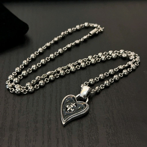 크롬하츠 블랙 하트 펜던트 목걸이 이미지