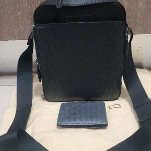 페라가모 남자 하드 크로스백 / 프라다 리나일론 크로스백 이미지