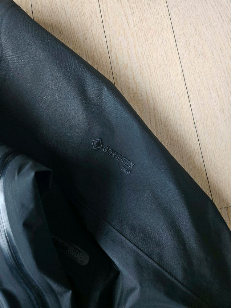 아크테릭스 X000007082 BLACK 남성 베타 고어텍스 바람막이 자켓 S 이미지