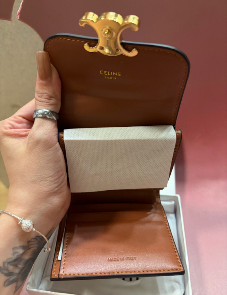 트리옹프 반지갑 이미지