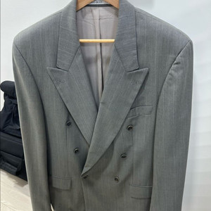 휴고 보스 남성 회색 더블 정장 이미지