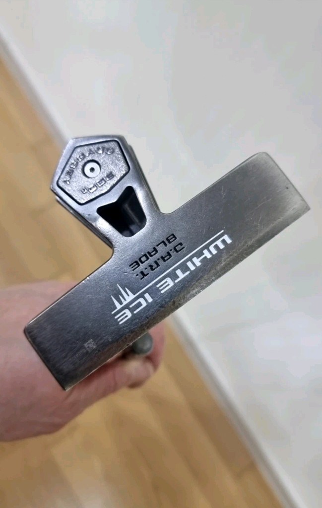 오딧세이 골프 퍼터 white ice D.A.R.T blade 팝니다. 이미지