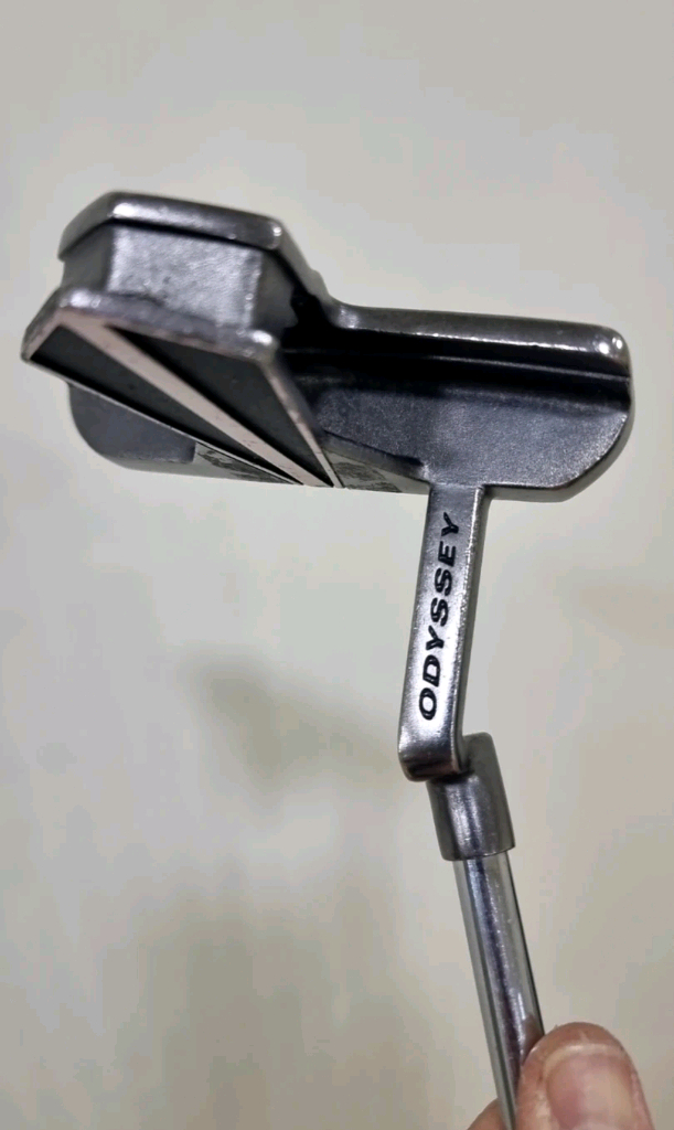 오딧세이 골프 퍼터 white ice D.A.R.T blade 팝니다. 이미지