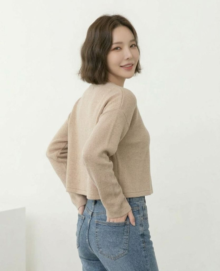 여성 크롭 맨투맨 긴팔티ㅡ무배 이미지