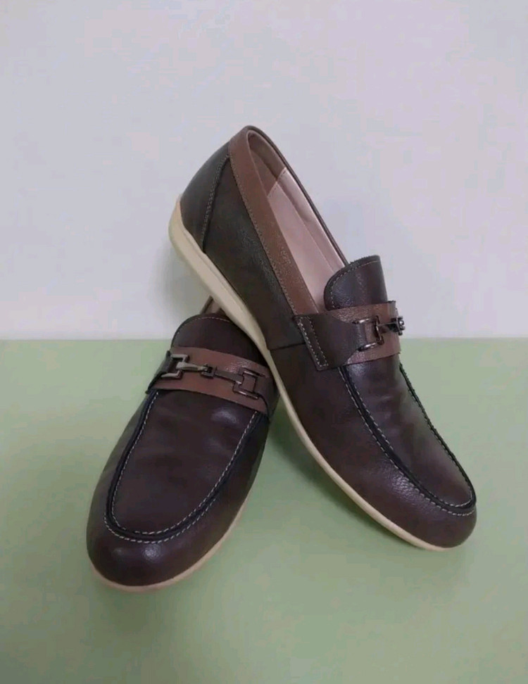 남성 크리스찬리봇 금속장식 로퍼, 단화 (280) 이미지