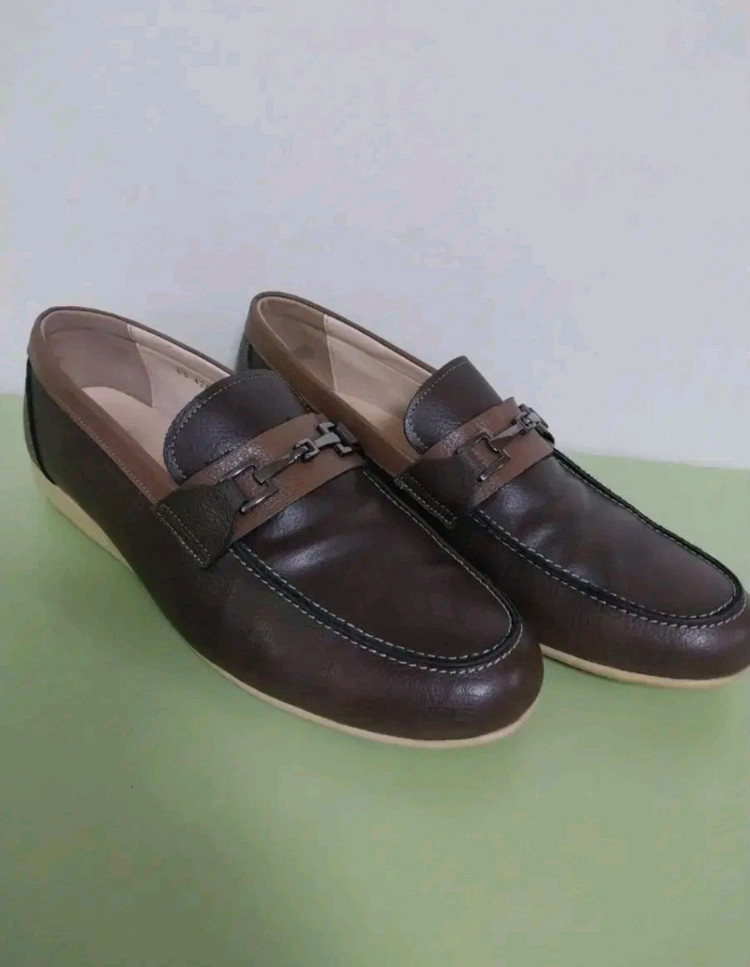 남성 크리스찬리봇 금속장식 로퍼, 단화 (280) 이미지