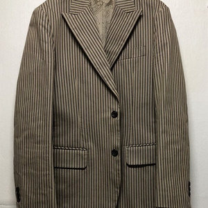 지오지아, 줄무늬 자켓 이미지