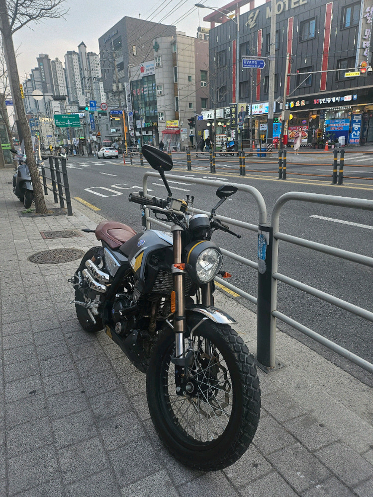 몬디알 힙스터 125cc 바이크 오토바이 팝니다 이미지