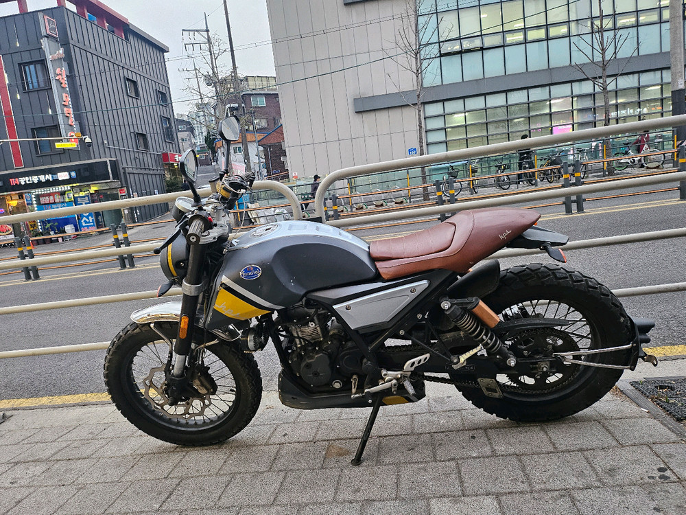 몬디알 힙스터 125cc 바이크 오토바이 팝니다 이미지