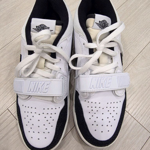 나이키 에어 조던 1 레트로 하이 운동화(1회 착용/250사이즈) 이미지