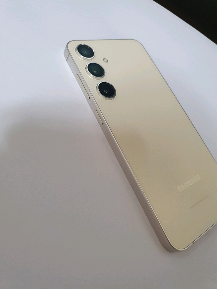 갤럭시S24플러스 잔상없어요 256기가 크림 이미지