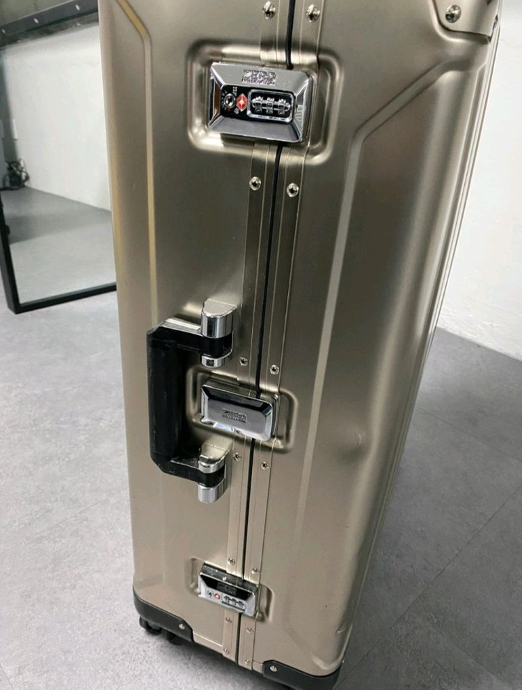 제로할리버튼 명품 하드 캐리어 케이스 판매 이미지