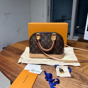 루이비통 알마bb 이미지