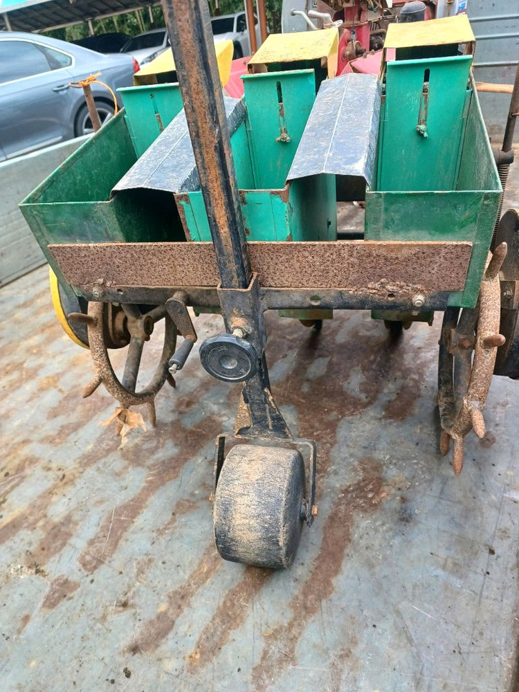 관리기용 옥수수 파종기 이미지