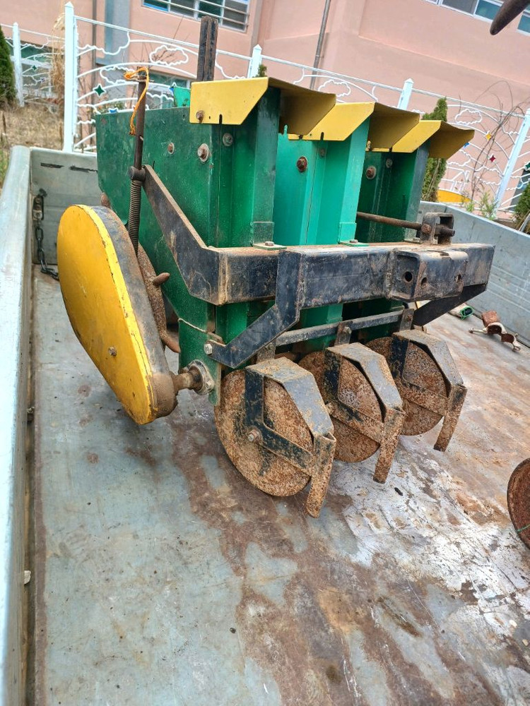 관리기용 옥수수 파종기 이미지