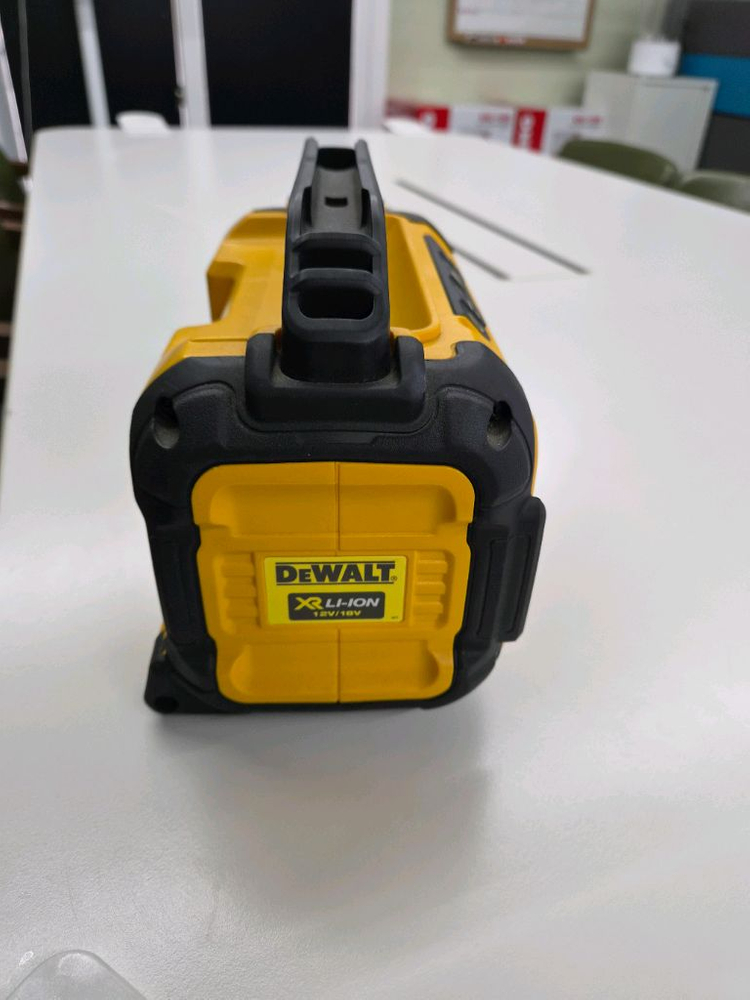 디월트 블루투스 스피커 이미지