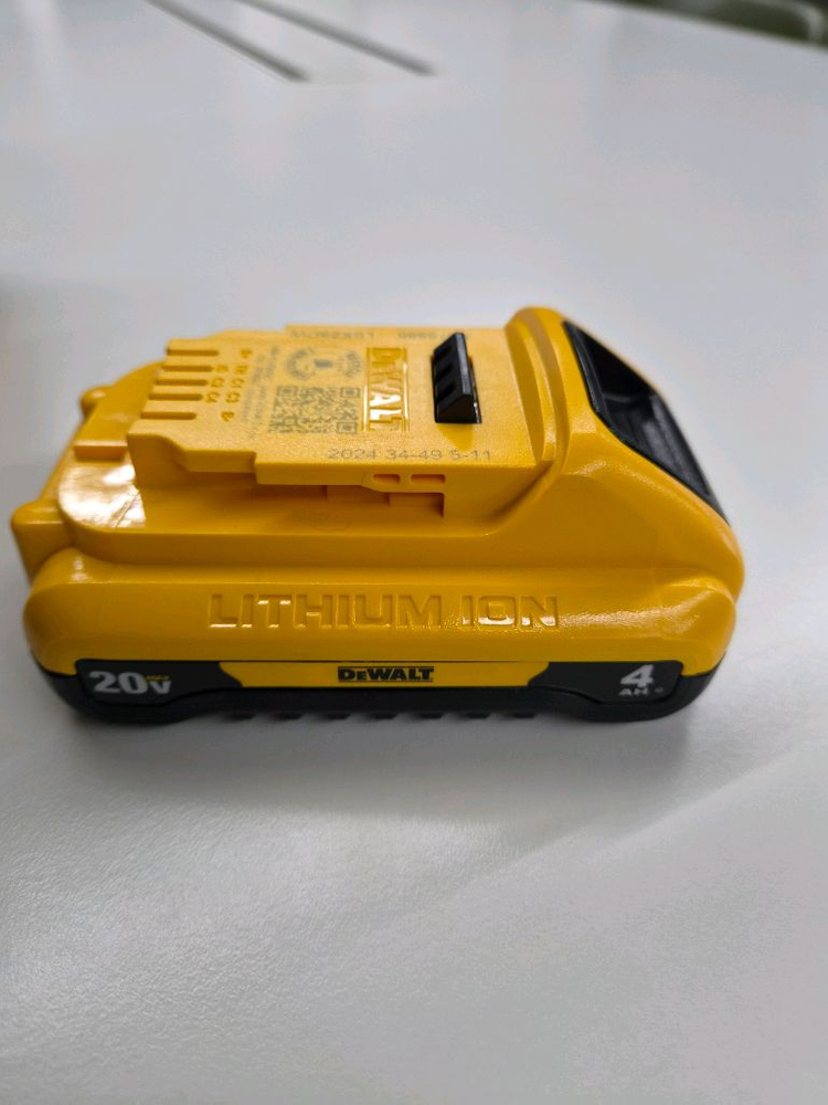 디월트 블루투스 스피커 이미지