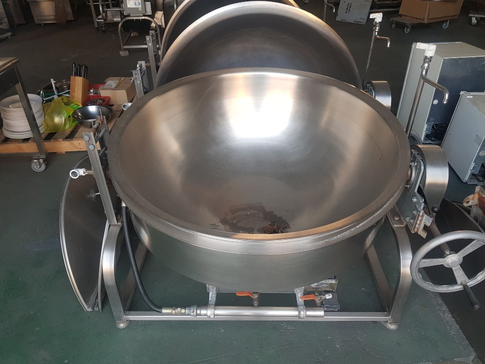 가스회전솥..곰솥...무쇠솥..무쇠회전솥..볶음솥..대형솥단지...주물회전솥..회전식가마솥.. 이미지