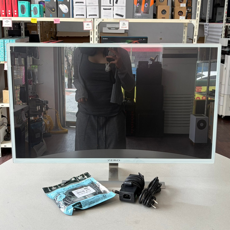 크로스오버 32인치 평면모니터 120Hz 게이밍 사무용 게임용! 안전포장! 무료배송! 이미지