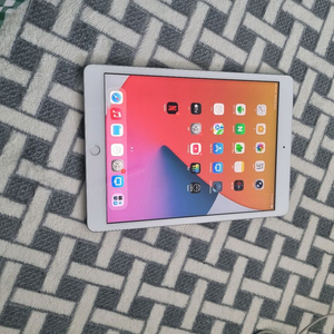 ipad 8세대 32GB WiFi 이미지