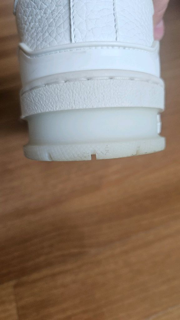 루이비통 LV 트레이너 스니커즈 화이트 #54 이미지