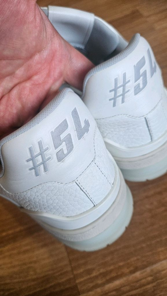 루이비통 LV 트레이너 스니커즈 화이트 #54 이미지