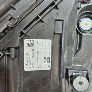 벤츠 25년식 E300 헤드램프(좌) 정품 중고팝니다 이미지