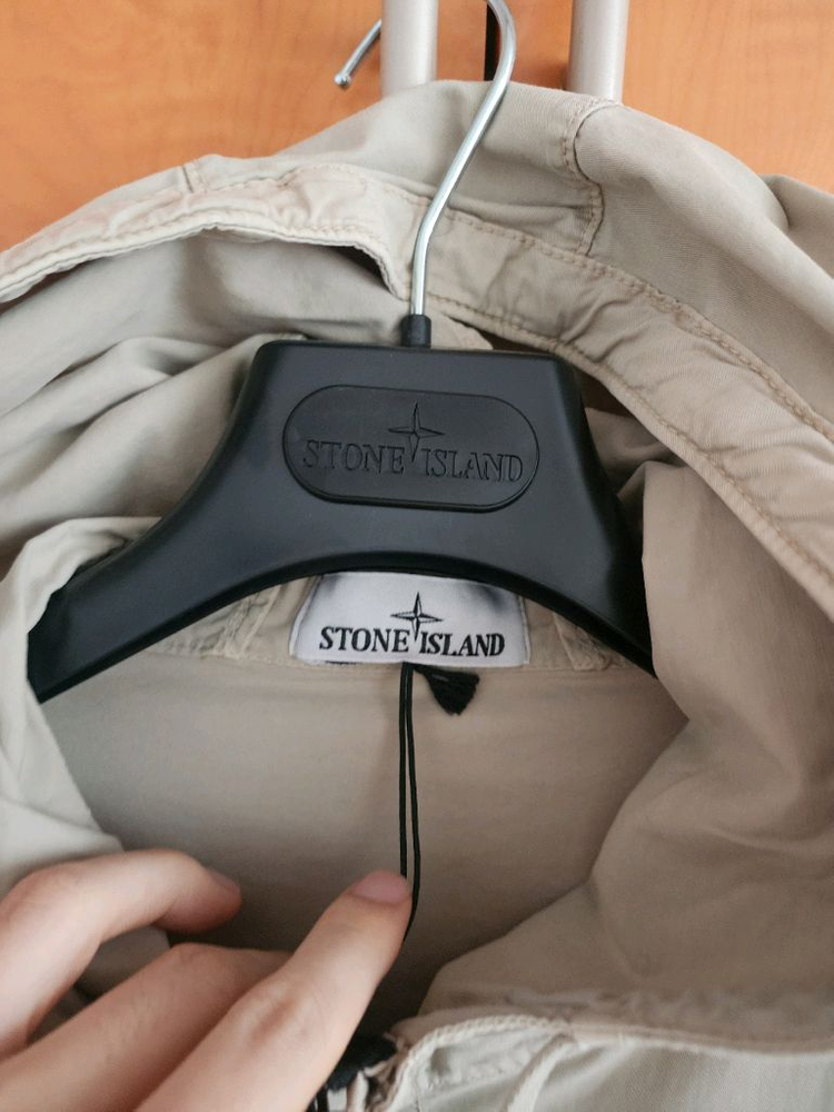 새상품 스톤아일랜드 베이지 후드 바람막이 팝니다 이미지