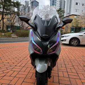 포르자 350cc 스쿠터 이미지