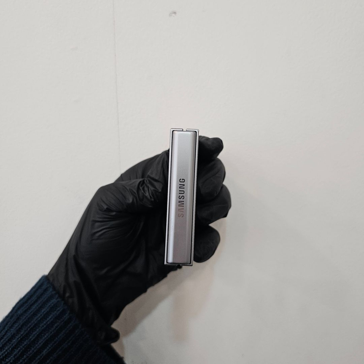 갤럭시Z플립6 256기가 실버 (무잔상) / 0314 이미지