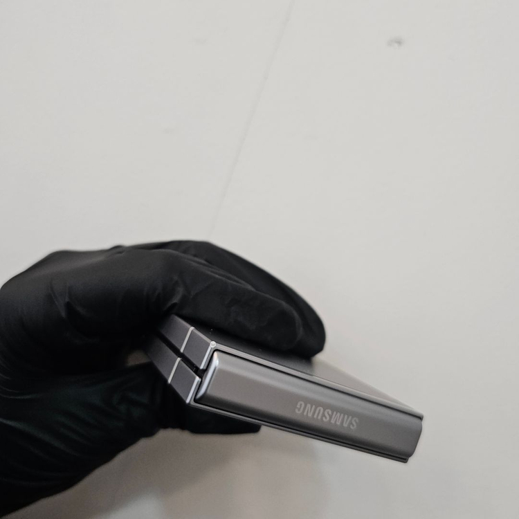 갤럭시Z플립6 256기가 실버 (무잔상) / 0314 이미지