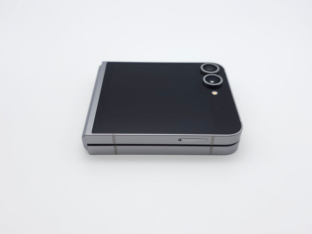 갤럭시Z플립6 256기가 실버 (무잔상) / 0106 이미지