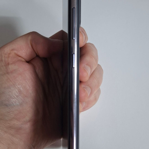 갤럭시 퀀텀2 128G 블랙 줄1개 (25년 03월 충전단자교체 , 26년 01월 배터리교체) 8만 팝니다 이미지