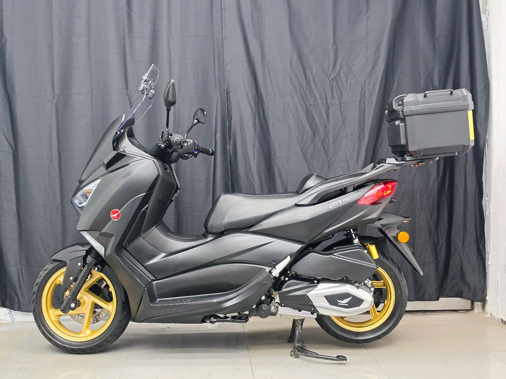 보스250 착한스쿠터 2026년식 6989KM 1인신조 무사고 신차급매물 오토바이 최저가 판매 이미지