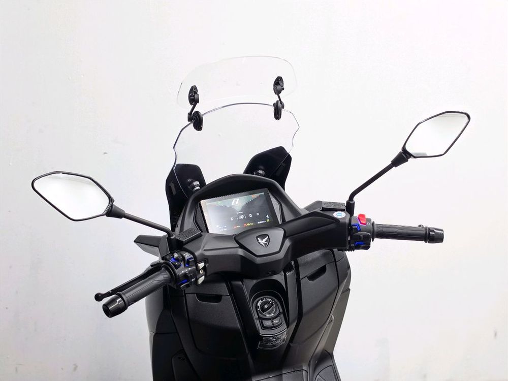 보스250 착한스쿠터 2026년식 6989KM 1인신조 무사고 신차급매물 오토바이 최저가 판매 이미지