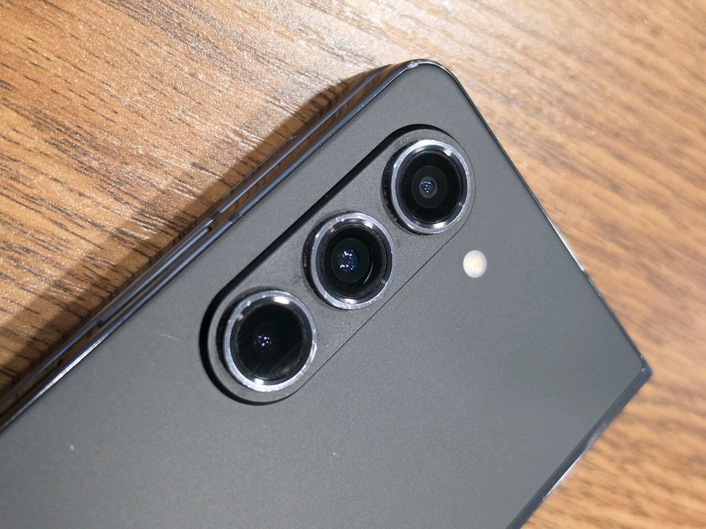 폴더블 스마트폰 512GB 이미지