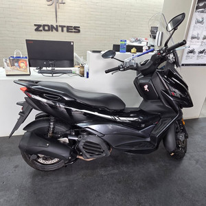 존테스125cc 스쿠터 이미지