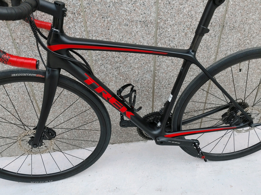 20년 트렉 에몬다sl5 디스크 카본 로드자전거 50사이즈 팔아요. 이미지
