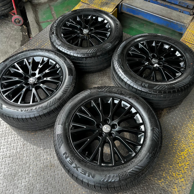 19인치 제네시스 GV80 유광블랙 순정휠타이어 1대분 PCD114.3 8.5J +47 트래드 90% 이미지