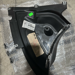 bmw 118d 휠가이드 삼각커버 언더커버 51717241847 이미지