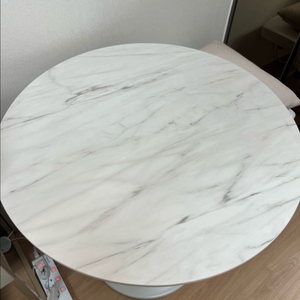 정가46 라면냄비두기가능) 800 세라믹 모던 화이트 원형 다이닝 테이블 식탁 이미지