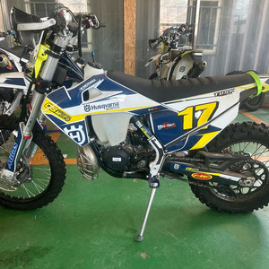 허스크바나 te250 엔듀로 산악 바이크 이미지