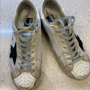 골든구스 슈퍼스타 블랙스타 스니커즈 이미지