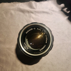 니콘 Nikkor 50mm f1.4 해바라기 렌즈 이미지