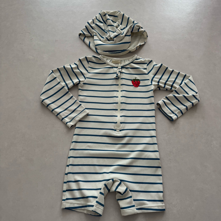 쿨링 딸기 스트라이프 래쉬가드 98-104 사이즈,모자 52-54 사이즈 이미지