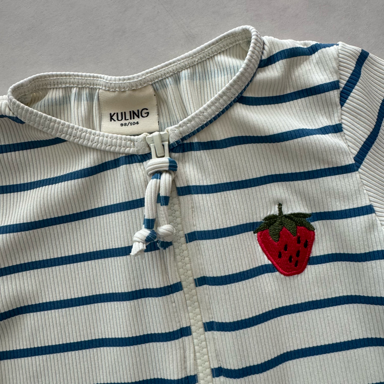 쿨링 딸기 스트라이프 래쉬가드 98-104 사이즈,모자 52-54 사이즈 이미지