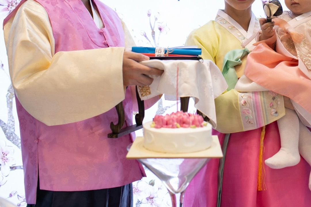 신랑신부 남여한복 이미지