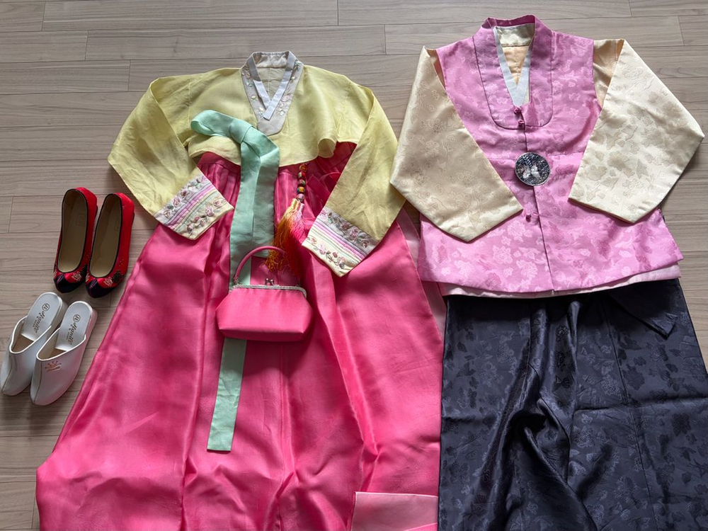 신랑신부 남여한복 이미지